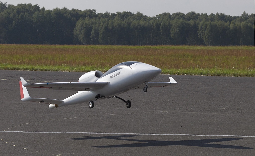 Model FLARIS poleciał