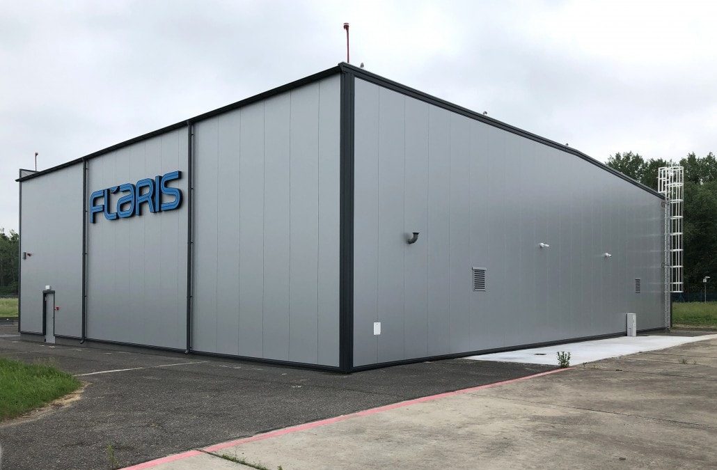 Wicepremier odwiedza fabrykę FLARIS