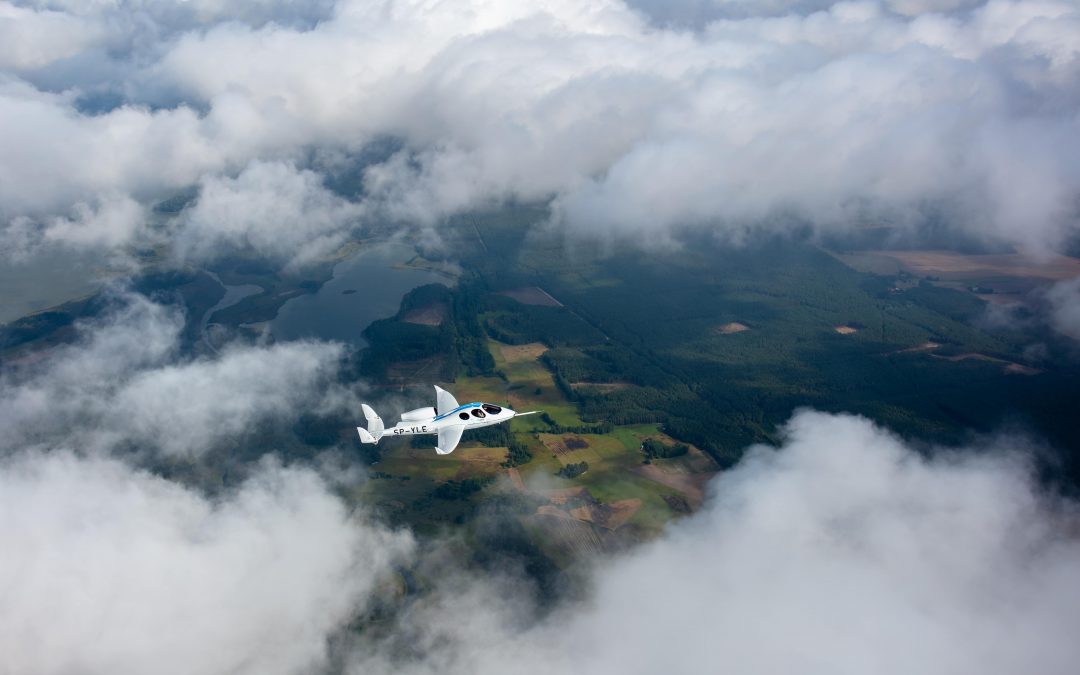 Premiera filmu z&nbsp;FLARIS LAR 1: START, LOT I&nbsp;LĄDOWANIE ODRZUTOWCA